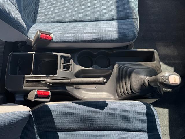 サンバーディアス ディアス　マニュアル５速　４ＷＤ（30枚目）