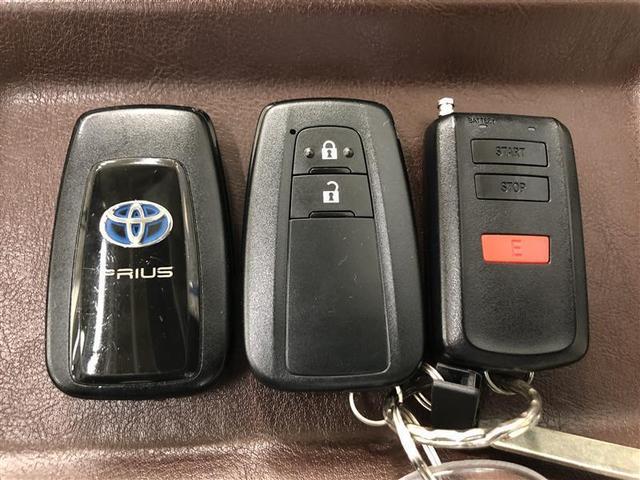 プリウス Ｓツーリングセレクション　４ＷＤ　フルセグ　メモリーナビ　ＤＶＤ再生　ミュージックプレイヤー接続可　バックカメラ　衝突被害軽減システム　ＥＴＣ　ＬＥＤヘッドランプ　ワンオーナー　記録簿　アイドリングストップ（34枚目）