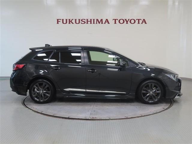 カローラツーリング ハイブリッド ダブルバイビー 4WD フルセグ メモリーナビ DVD再生 ミュージックプレイヤー接続可 バックカメラ 衝突被害軽減システム ETC ドラレコ LEDヘッドランプ ワンオーナー フルエアロ 記録簿(4枚目)