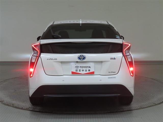 プリウス Ａ　４ＷＤ　フルセグ　メモリーナビ　ＤＶＤ再生　ミュージックプレイヤー接続可　バックカメラ　衝突被害軽減システム　ＥＴＣ　ＬＥＤヘッドランプ　記録簿　アイドリングストップ（8枚目）