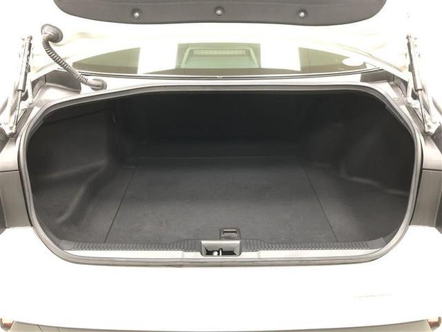 クラウンハイブリッド Ｓ　Ｆｏｕｒ　エレガンススタイル　４ＷＤ　フルセグ　メモリーナビ　ＤＶＤ再生　ミュージックプレイヤー接続可　バックカメラ　衝突被害軽減システム　ＥＴＣ　ＬＥＤヘッドランプ　ワンオーナー　記録簿　アイドリングストップ（12枚目）