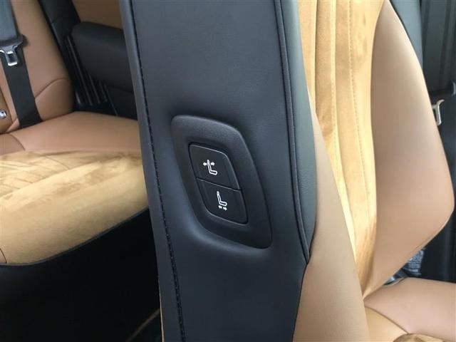 クラウンハイブリッド Ｓ　Ｆｏｕｒ　エレガンススタイル　４ＷＤ　フルセグ　メモリーナビ　ＤＶＤ再生　ミュージックプレイヤー接続可　バックカメラ　衝突被害軽減システム　ＥＴＣ　ＬＥＤヘッドランプ　ワンオーナー　記録簿　アイドリングストップ（28枚目）