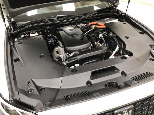 クラウンハイブリッド Ｓ　Ｆｏｕｒ　エレガンススタイル　４ＷＤ　フルセグ　メモリーナビ　ＤＶＤ再生　ミュージックプレイヤー接続可　バックカメラ　衝突被害軽減システム　ＥＴＣ　ＬＥＤヘッドランプ　ワンオーナー　記録簿　アイドリングストップ（33枚目）