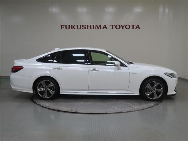 クラウンハイブリッド ＲＳアドバンス　Ｆｏｕｒ　革シート　４ＷＤ　フルセグ　メモリーナビ　ＤＶＤ再生　ミュージックプレイヤー接続可　バックカメラ　衝突被害軽減システム　ＥＴＣ　ドラレコ　ＬＥＤヘッドランプ　ワンオーナー　記録簿　アイドリングストップ（3枚目）