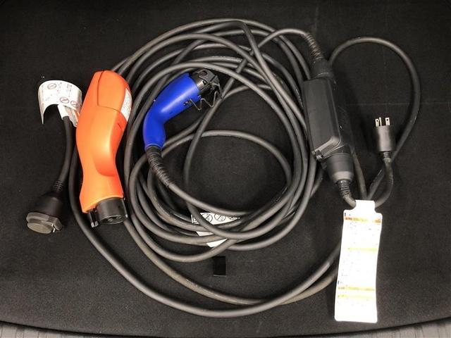 ＲＡＶ４ ＰＨＶ ブラックトーン　サンルーフ　４ＷＤ　メモリーナビ　ミュージックプレイヤー接続可　バックカメラ　衝突被害軽減システム　ＥＴＣ　ドラレコ　ＬＥＤヘッドランプ　ワンオーナー　記録簿（35枚目）