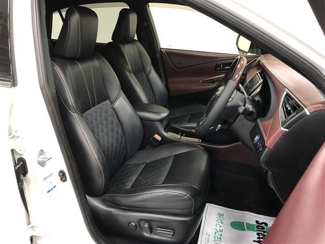 �z�[���h���̂���V�[�g�ŁA�^�]�����h���C�o�[����������Ǝx���Ă���܂��B�p�b�g���Ƀ\�t�g�ނ��̗p���A�t�B�b�g�������サ�Ă��܂��B