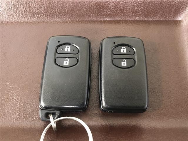 �X�}�[�g�L�[���|�P�b�g��o�b�O�Ɍg�т��Ă���΁A�L�[�����o�����ƂȂ��h�A�n���h������������A�h�A�n���h���̃Z���T�[�ɐG��邾���Ŏ{���ł��܂��B