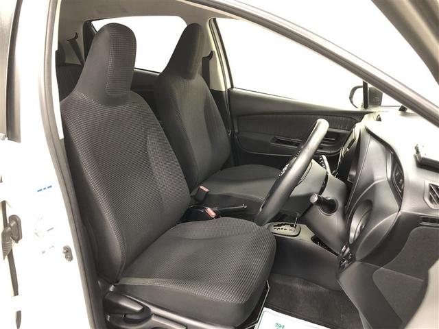 �^�]�Ȏ���́A��ݍ��ނ悤�ȃV���G�b�g�ň͂܂�Ă���A����΃R�b�N�s�b�g�ɂ��邩�̂悤�ȋC���ɂ����Ă���܂���