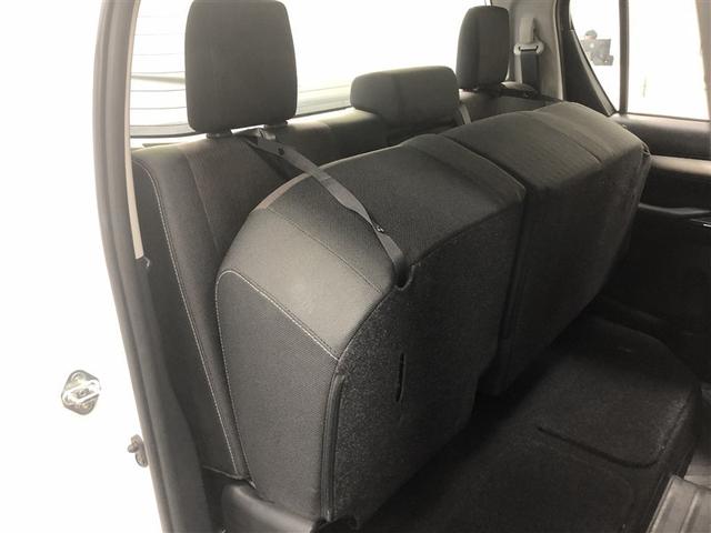 �Z�J���h�V�[�g�͂U�F�S�����`�b�v�A�b�v�V�[�g�ɂȂ��Ă��܂��B�ʁX�ɍ��ʂ𒵂ˏグ�邱�Ƃ��ł���̂ŁA�V�[���ɉ������g�������\�ł��B