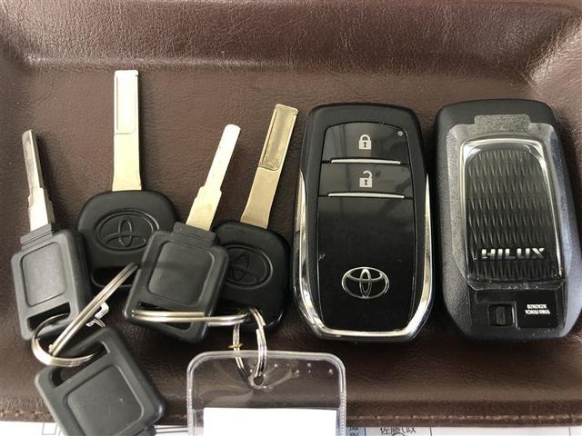 �X�}�[�g�L�[���|�P�b�g��o�b�O�Ɍg�т��Ă���΁A�L�[�����o�����ƂȂ��A�h�A�n���h���̃X�C�b�`�����������ŉ����E�{�����ł��܂��B