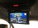 【１２．１型後席ディスプレイ】ドライブ中も後席に座る方が飽きずに過ごせます♪