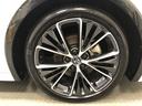 【１９５／５０Ｒ１９純正アルミホイール】細幅大径タイヤを装着。細幅ながらも高いグリップ力と剛性感を実現。ドライバーの意のままの、気持ちの良い走りが感じられます。