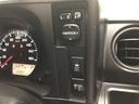 電格式ドアミラースイッチです。運転席に座ったままでも、ミラーの角度調整や格納が行えます。