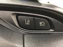 車線逸脱の可能性をドライバーに知らせる《レーンディパーチャーアラート》、ハイビームとロービームを自動で切替、夜間の歩行者などの早期発見をサポートする《オートマチックハイビーム》でドライバーをサポート！
