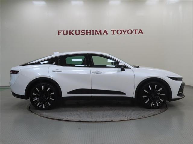 クラウンクロスオーバー ＲＳ　革シート　４ＷＤ　フルセグ　メモリーナビ　ミュージックプレイヤー接続可　バックカメラ　衝突被害軽減システム　ＥＴＣ　ドラレコ　ＬＥＤヘッドランプ　ワンオーナー　記録簿　アイドリングストップ（3枚目）