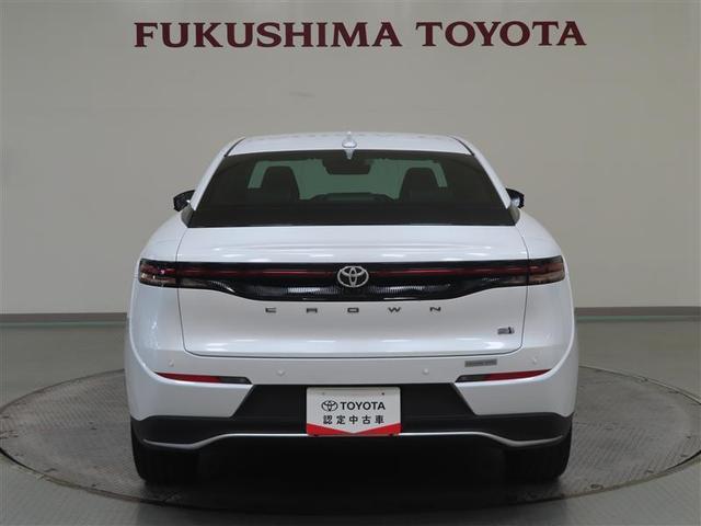 クラウンクロスオーバー ＲＳ　革シート　４ＷＤ　フルセグ　メモリーナビ　ミュージックプレイヤー接続可　バックカメラ　衝突被害軽減システム　ＥＴＣ　ドラレコ　ＬＥＤヘッドランプ　ワンオーナー　記録簿　アイドリングストップ（6枚目）
