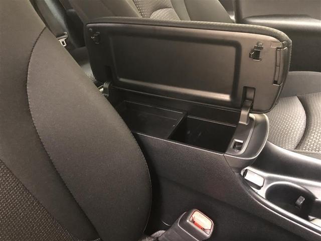 プリウス Ｓ　フルセグ　メモリーナビ　ＤＶＤ再生　ミュージックプレイヤー接続可　バックカメラ　衝突被害軽減システム　ＥＴＣ　ドラレコ　ＬＥＤヘッドランプ　記録簿　アイドリングストップ（21枚目）