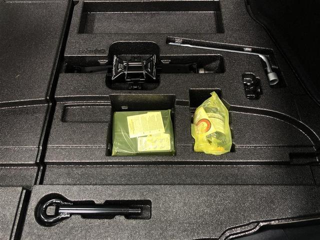 プリウス Ｓ　フルセグ　メモリーナビ　ＤＶＤ再生　ミュージックプレイヤー接続可　バックカメラ　衝突被害軽減システム　ＥＴＣ　ドラレコ　ＬＥＤヘッドランプ　記録簿　アイドリングストップ（33枚目）