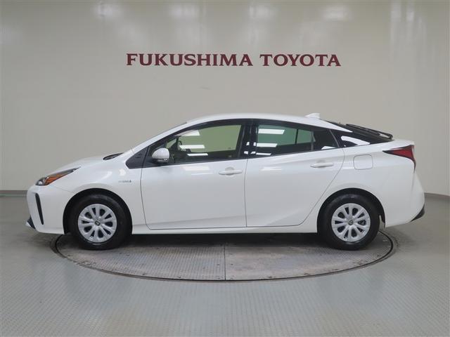 プリウス Ｓ　４ＷＤ　フルセグ　メモリーナビ　ＤＶＤ再生　ミュージックプレイヤー接続可　バックカメラ　衝突被害軽減システム　ＥＴＣ　ドラレコ　ＬＥＤヘッドランプ　ワンオーナー　記録簿　アイドリングストップ（3枚目）