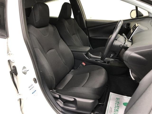 プリウス Ｓ　４ＷＤ　フルセグ　メモリーナビ　ＤＶＤ再生　ミュージックプレイヤー接続可　バックカメラ　衝突被害軽減システム　ＥＴＣ　ドラレコ　ＬＥＤヘッドランプ　ワンオーナー　記録簿　アイドリングストップ（10枚目）