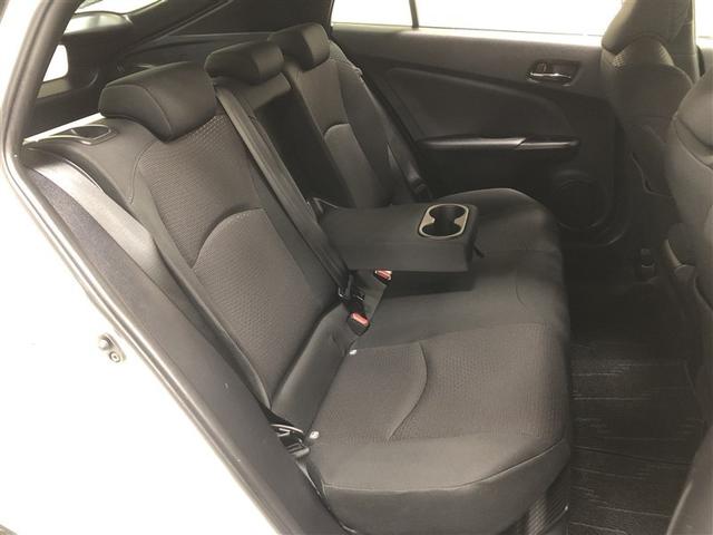 プリウス Ｓ　４ＷＤ　フルセグ　メモリーナビ　ＤＶＤ再生　ミュージックプレイヤー接続可　バックカメラ　衝突被害軽減システム　ＥＴＣ　ドラレコ　ＬＥＤヘッドランプ　ワンオーナー　記録簿　アイドリングストップ（11枚目）