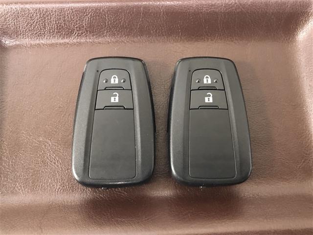 �X�}�[�g�L�[���|�P�b�g��o�b�O�Ɍg�т��Ă���΁A�L�[�����o�����ƂȂ��h�A�n���h������������A�h�A�n���h���̃Z���T�[�ɐG��邾���Ŏ{���ł��܂��B