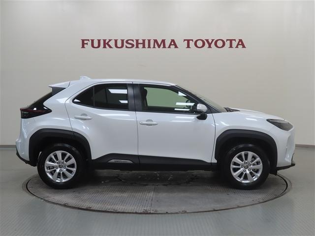 ヤリスクロス Ｇ　４ＷＤ　フルセグ　メモリーナビ　ミュージックプレイヤー接続可　バックカメラ　衝突被害軽減システム　ＥＴＣ　記録簿（3枚目）