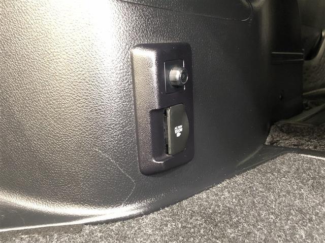 �f�b�L�T�C�h�����ɂ́A�A�N�Z�T���[�R���Z���g�i�`�b�P�O�O�u�E�P�T�O�O�v�j���ݒu����Ă��܂��B��펞�̓d�������ɂ��𗧂��܂��I