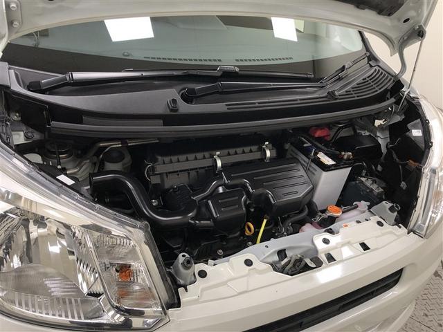 エンジンルーム内もクリーニング済み！油汚れやほこりも隅々まで除去しています！