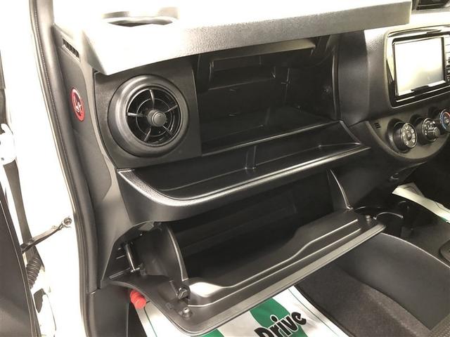 ����ȑ��́A�ړ����g���C�t���A�b�p�[�{�b�N�X�A�I�[�v���g���C�A�O���[�u�{�b�N�X���ݒu����Ă���A�[���̎��[�́I�A�b�p�[�{�b�N�X���̃g���C�͔z�u��ς��邱�Ƃ��ł��邽�߁A�l�X�ȗp�r�ɑΉ��\�I