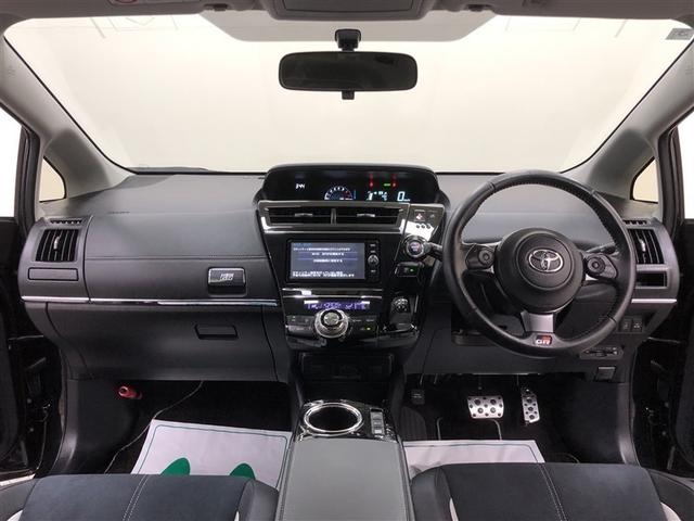 ������̃C���p�l���A�����̍L��������������Ă���܂��I�@�\�ʂɂ��������A�^�]����ɕK�v�ȃX�C�b�`�ނ��h���C�o�[���ɏW�񂷂邱�ƂŁA�g���₷�����C�A�E�g���������Ă��܂��I