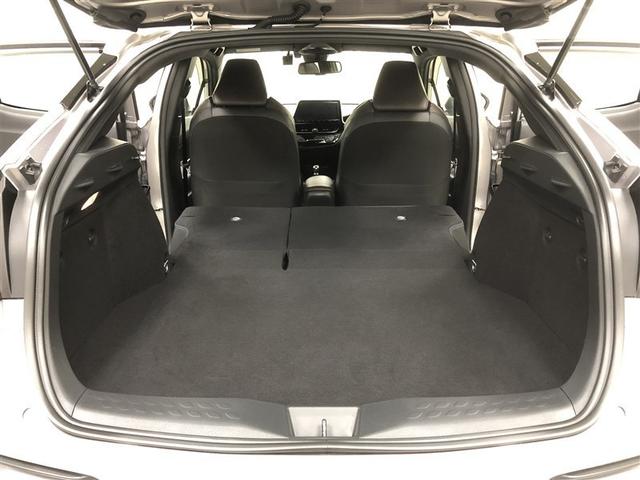 �����V�[�g�ɂ͂U�F�S�����|���V�[�g���̗p�B�V�[�g�����̃��o�[�������Ηe�ՂɑO�|���\�ł��B�󋵂ɉ����ĕБ������|���Ďg�����Ƃ��ł���̂ŁA�l�X�ȃV�[���ɉ������g�������\�ł��B