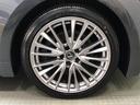 19インチ純正アルミホイール(235/40R19)装着です。