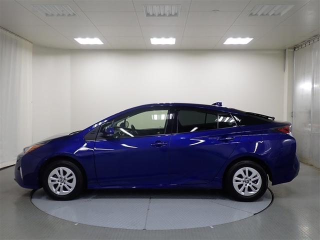 プリウス Ｓ　４ＷＤ　フルセグ　メモリーナビ　ＤＶＤ再生　ミュージックプレイヤー接続可　バックカメラ　衝突被害軽減システム　ＥＴＣ　ＬＥＤヘッドランプ　記録簿（3枚目）