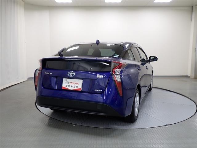 プリウス Ｓ　４ＷＤ　フルセグ　メモリーナビ　ＤＶＤ再生　ミュージックプレイヤー接続可　バックカメラ　衝突被害軽減システム　ＥＴＣ　ＬＥＤヘッドランプ　記録簿（4枚目）