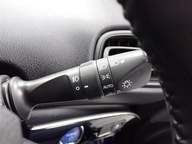 プリウス Ｓ　４ＷＤ　フルセグ　メモリーナビ　ＤＶＤ再生　ミュージックプレイヤー接続可　バックカメラ　衝突被害軽減システム　ＥＴＣ　ＬＥＤヘッドランプ　記録簿（13枚目）