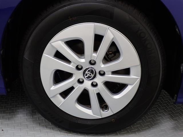 プリウス Ｓ　４ＷＤ　フルセグ　メモリーナビ　ＤＶＤ再生　ミュージックプレイヤー接続可　バックカメラ　衝突被害軽減システム　ＥＴＣ　ＬＥＤヘッドランプ　記録簿（26枚目）