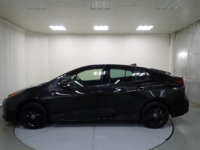 プリウス Ａツーリングセレクション・ブラックエディション　フルセグ　バックカメラ　衝突被害軽減システム　ＥＴＣ　ＬＥＤヘッドランプ　記録簿（3枚目）