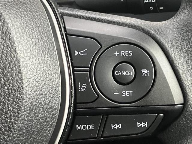 �X�e�A�����O�X�C�b�`�E���@�Ԋԋ����ؑփX�C�b�`�A�k�s�`�X�C�b�`�A�N���[�Y�R���g���[���X�C�b�`�A�I�[�f�B�I�X�C�b�`�B�@�n���h�������𗣂��Ȃ��Ă����삪�ł��܂��I