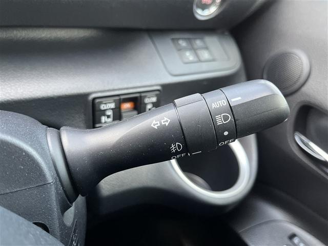 シエンタ ファンベースＧ　セーフティーエディション　フルセグ　メモリーナビ　バックカメラ　衝突被害軽減システム　ＥＴＣ　電動スライドドア　アイドリングストップ（13枚目）