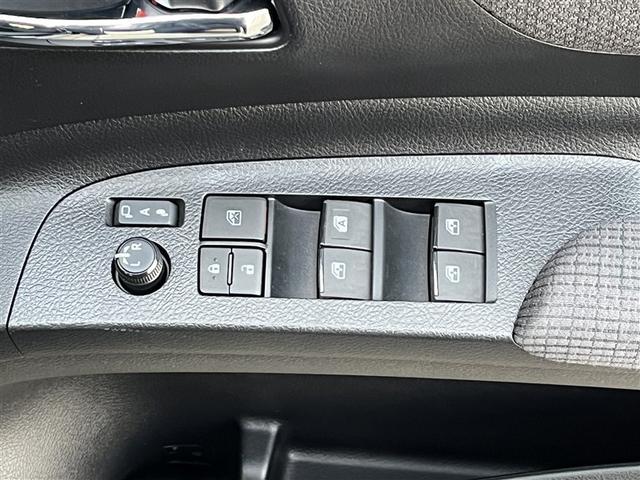 シエンタ ファンベースＧ　セーフティーエディション　フルセグ　メモリーナビ　バックカメラ　衝突被害軽減システム　ＥＴＣ　電動スライドドア　アイドリングストップ（21枚目）