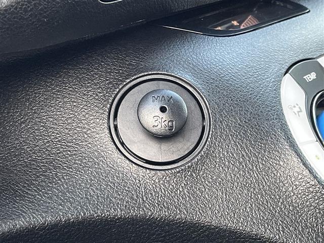 シエンタ ファンベースＧ　セーフティーエディション　フルセグ　メモリーナビ　バックカメラ　衝突被害軽減システム　ＥＴＣ　電動スライドドア　アイドリングストップ（28枚目）