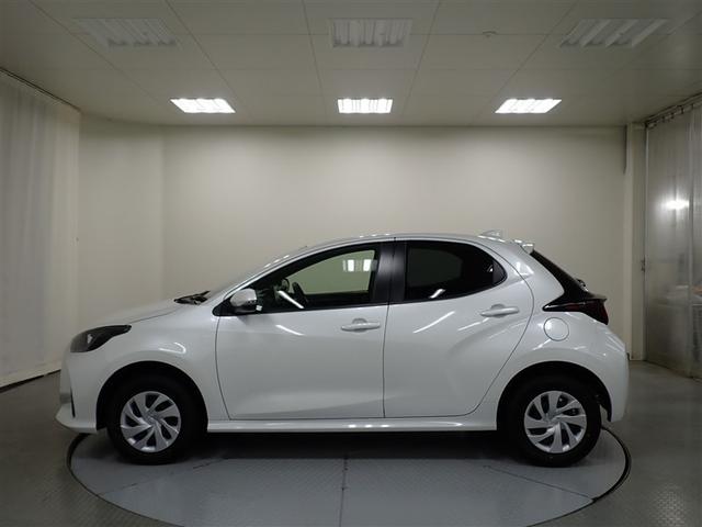 ヤリス Ｘ　４ＷＤ　メモリーナビ　バックカメラ　衝突被害軽減システム　ＥＴＣ（3枚目）