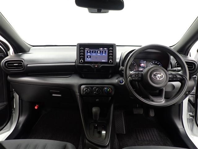 ヤリス Ｘ　４ＷＤ　メモリーナビ　バックカメラ　衝突被害軽減システム　ＥＴＣ（7枚目）