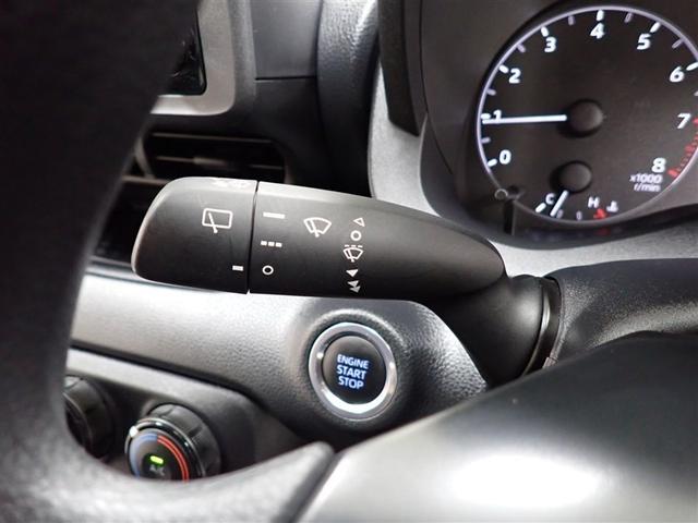 ヤリス Ｘ　４ＷＤ　メモリーナビ　バックカメラ　衝突被害軽減システム　ＥＴＣ（12枚目）