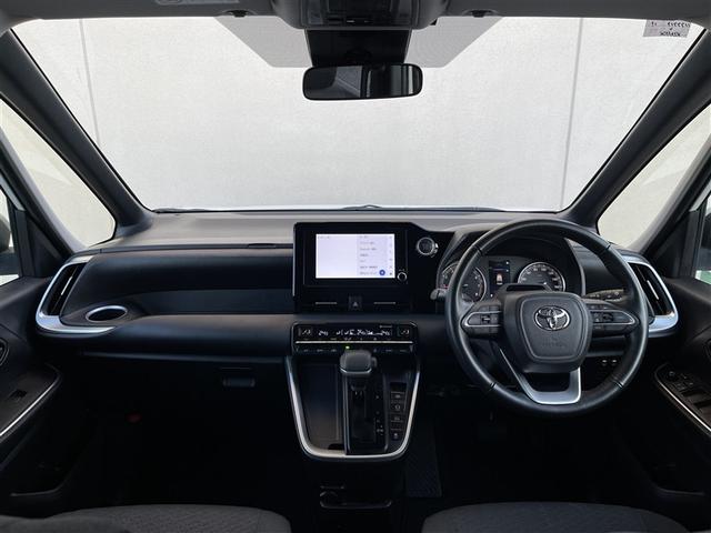 ノア Ｇ　４ＷＤ　メモリーナビ　バックカメラ　衝突被害軽減システム　ＥＴＣ　両側電動スライド　ＬＥＤヘッドランプ　ウオークスルー　乗車定員８人　３列シート（7枚目）