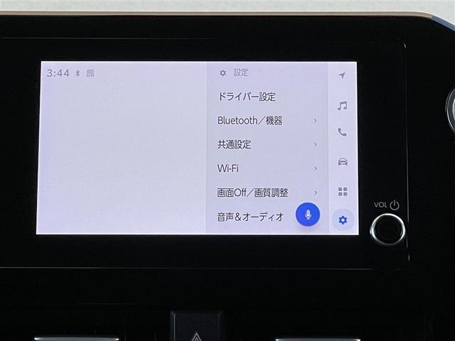 ノア Ｇ　４ＷＤ　メモリーナビ　バックカメラ　衝突被害軽減システム　ＥＴＣ　両側電動スライド　ＬＥＤヘッドランプ　ウオークスルー　乗車定員８人　３列シート（8枚目）