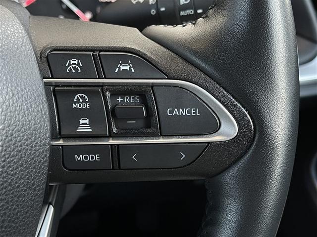 ノア Ｇ　４ＷＤ　メモリーナビ　バックカメラ　衝突被害軽減システム　ＥＴＣ　両側電動スライド　ＬＥＤヘッドランプ　ウオークスルー　乗車定員８人　３列シート（11枚目）