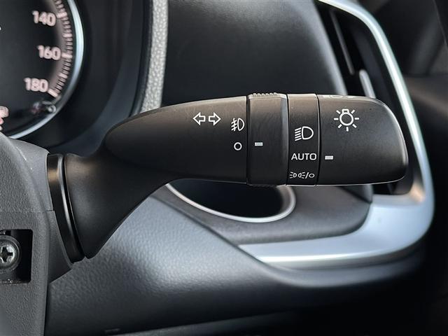 ノア Ｇ　４ＷＤ　メモリーナビ　バックカメラ　衝突被害軽減システム　ＥＴＣ　両側電動スライド　ＬＥＤヘッドランプ　ウオークスルー　乗車定員８人　３列シート（13枚目）