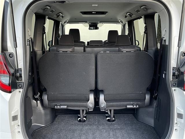 ノア Ｇ　４ＷＤ　メモリーナビ　バックカメラ　衝突被害軽減システム　ＥＴＣ　両側電動スライド　ＬＥＤヘッドランプ　ウオークスルー　乗車定員８人　３列シート（26枚目）